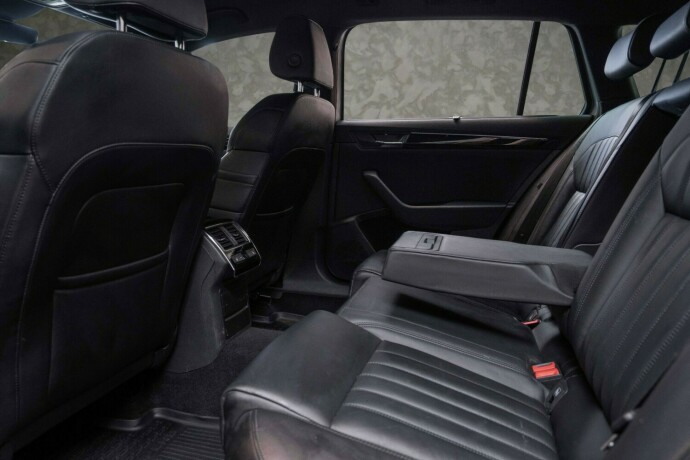 skoda-superb-diesel-2019-big-30
