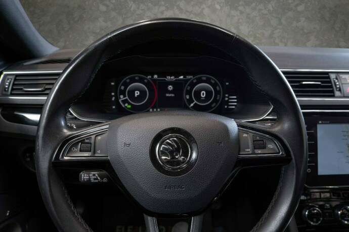 skoda-superb-diesel-2019-big-14