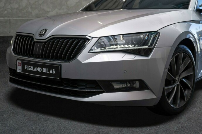 skoda-superb-diesel-2019-big-2