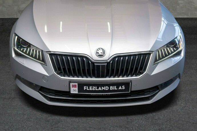 skoda-superb-diesel-2019-big-5