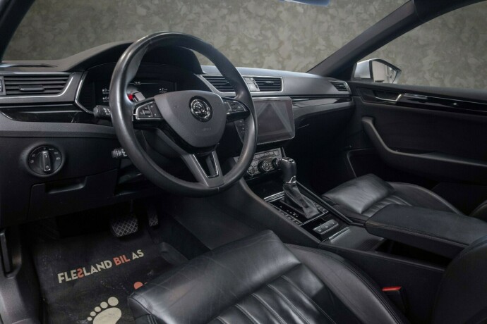 skoda-superb-diesel-2019-big-28
