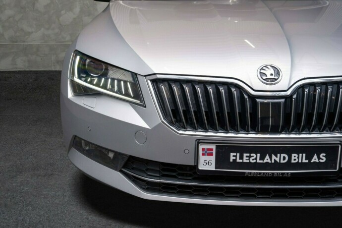 skoda-superb-diesel-2019-big-6