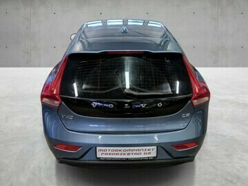 volvo-v40-diesel-2014-big-10