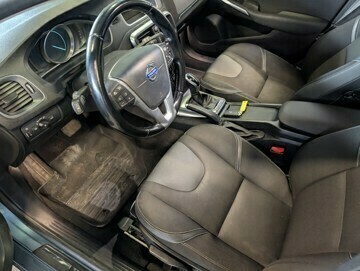 volvo-v40-diesel-2014-big-23