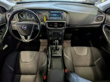 volvo-v40-diesel-2014-big-22