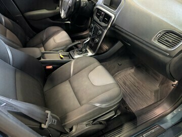 volvo-v40-diesel-2014-big-25