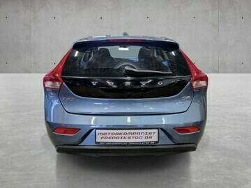 volvo-v40-diesel-2014-big-11