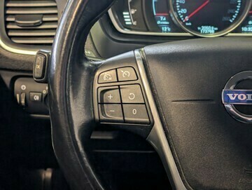 volvo-v40-diesel-2014-big-16