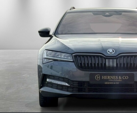 skoda-superb-diesel-2021-big-5