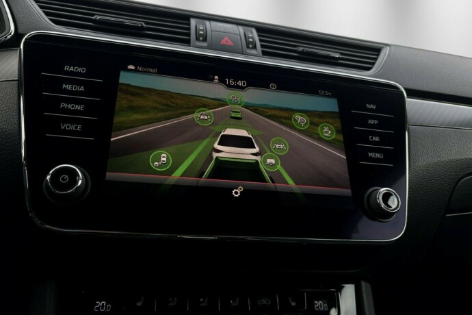 skoda-superb-diesel-2021-big-29