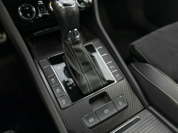 skoda-superb-diesel-2021-big-31