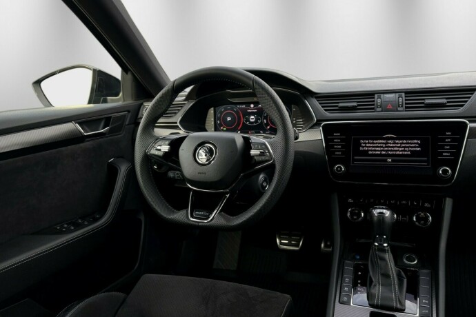 skoda-superb-diesel-2021-big-14