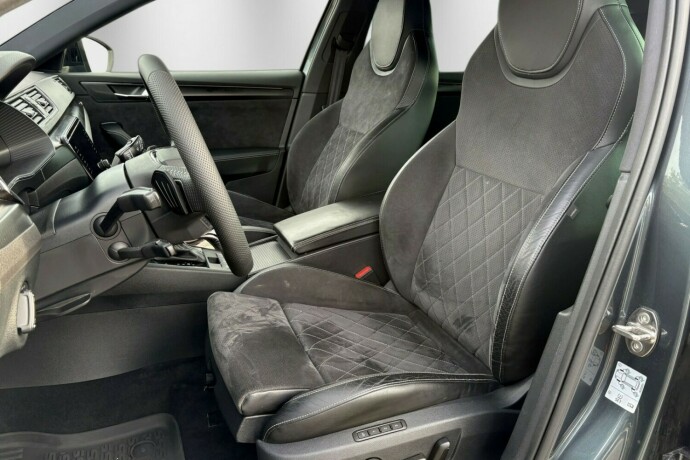 skoda-superb-diesel-2021-big-35