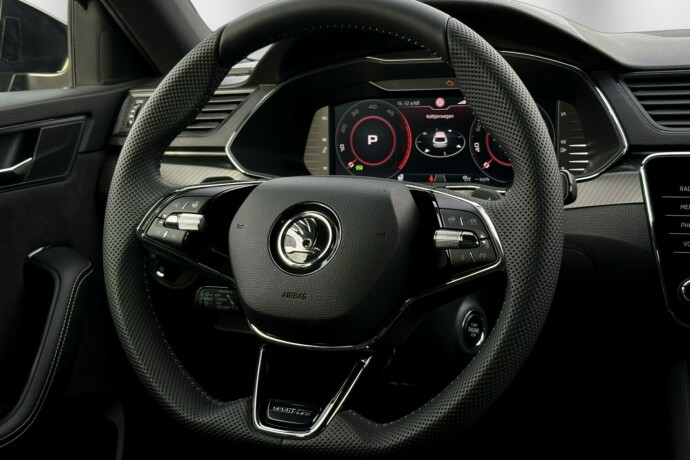 skoda-superb-diesel-2021-big-17