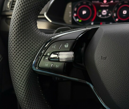 skoda-superb-diesel-2021-big-15