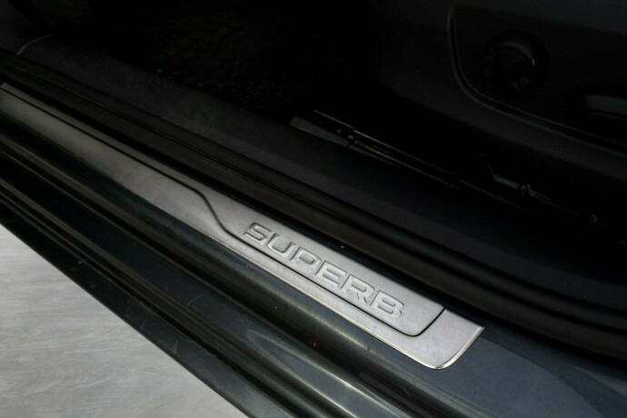 skoda-superb-diesel-2021-big-39