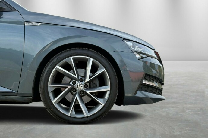 skoda-superb-diesel-2021-big-12