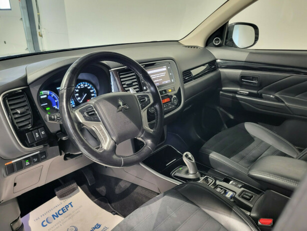 mitsubishi-outlander-elektrisitetbensin-2019-big-14