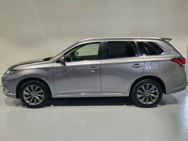 mitsubishi-outlander-elektrisitetbensin-2019-big-4