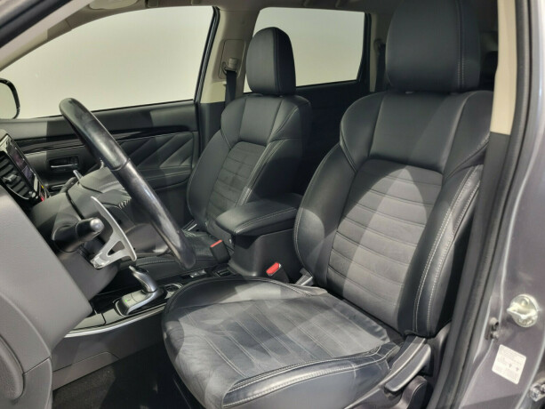 mitsubishi-outlander-elektrisitetbensin-2019-big-12