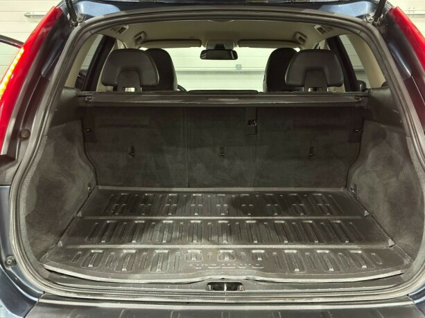 volvo-xc-60-diesel-2011-big-12