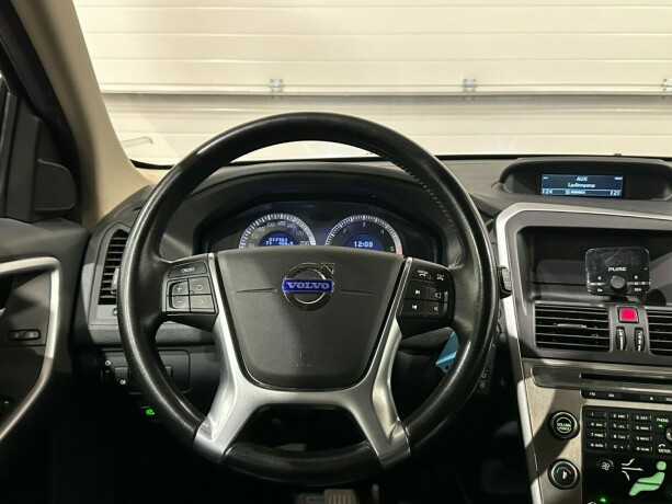 volvo-xc-60-diesel-2011-big-16