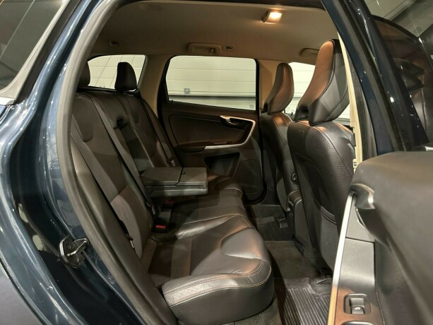 volvo-xc-60-diesel-2011-big-10