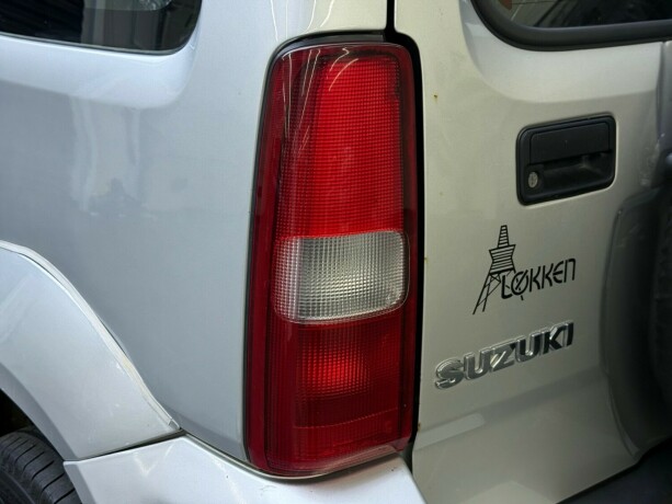 suzuki-jimny-bensin-2008-big-6