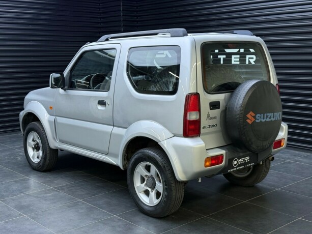 suzuki-jimny-bensin-2008-big-1