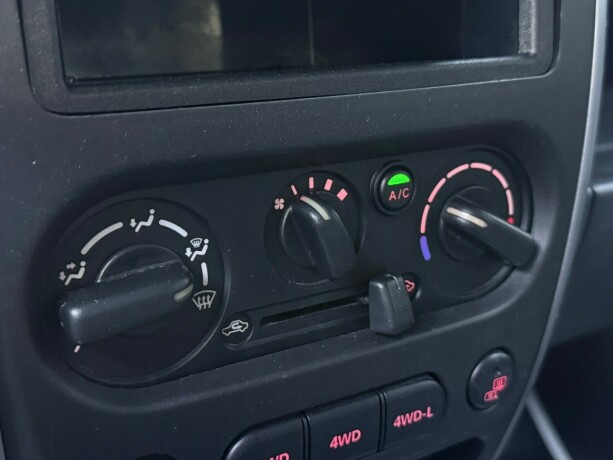 suzuki-jimny-bensin-2008-big-14