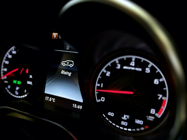mercedes-benz-glc-bensin-2018-big-28