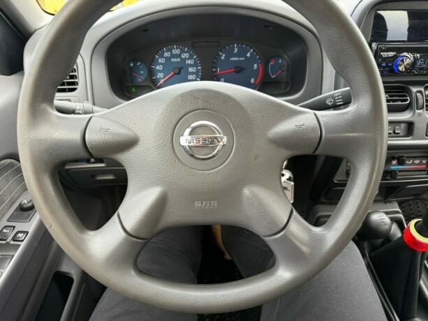 nissan-king-cab-diesel-2009-big-23