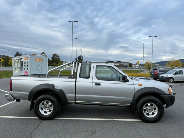 nissan-king-cab-diesel-2009-big-7