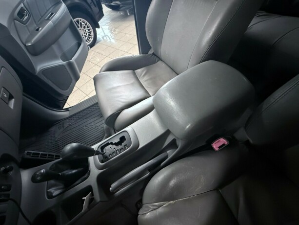 toyota-hilux-diesel-2011-big-16