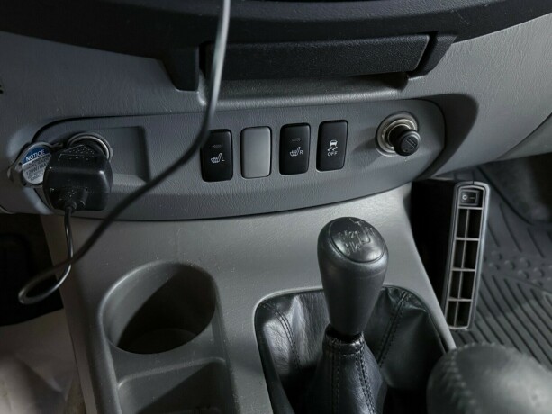 toyota-hilux-diesel-2011-big-18