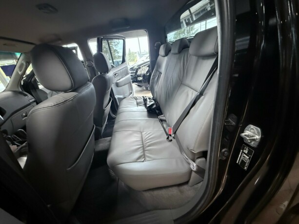 toyota-hilux-diesel-2011-big-29