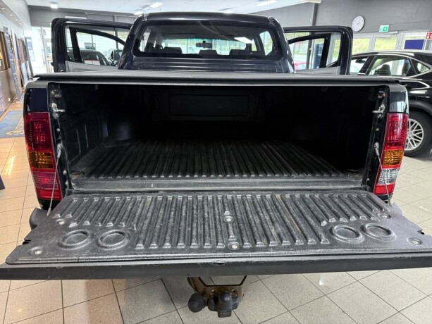 toyota-hilux-diesel-2011-big-31