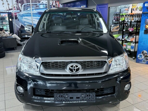 toyota-hilux-diesel-2011-big-1