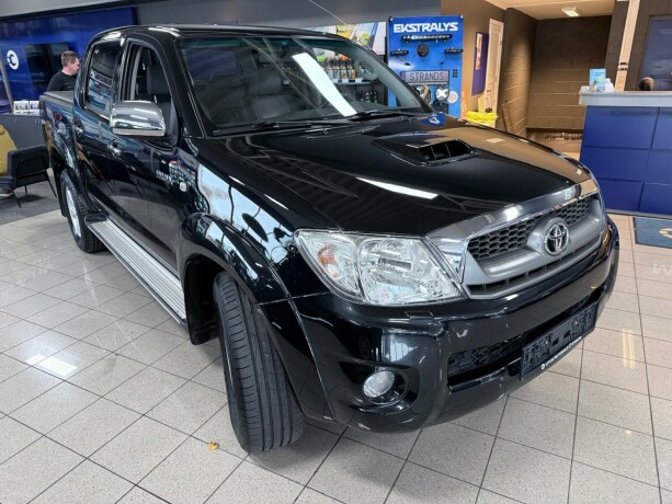 toyota-hilux-diesel-2011-big-8