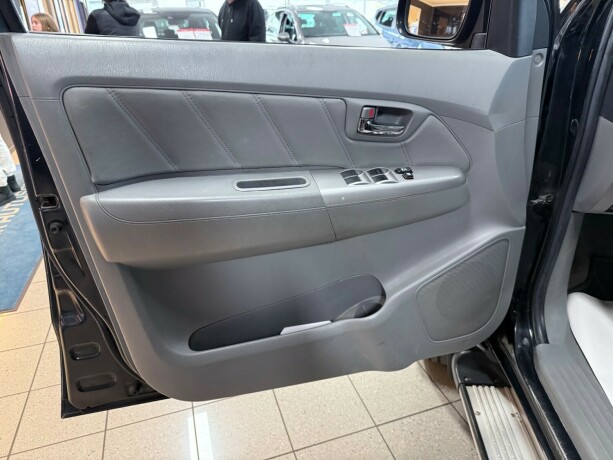 toyota-hilux-diesel-2011-big-9