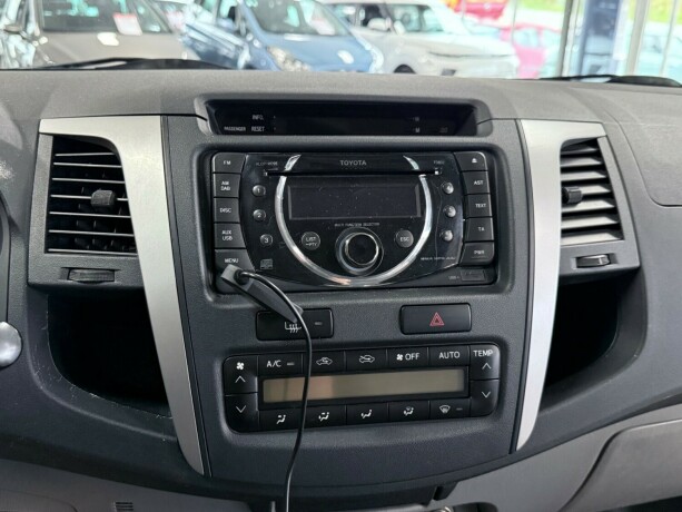 toyota-hilux-diesel-2011-big-19