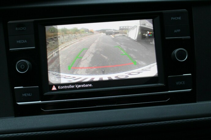 volkswagen-transporter-diesel-2020-big-16