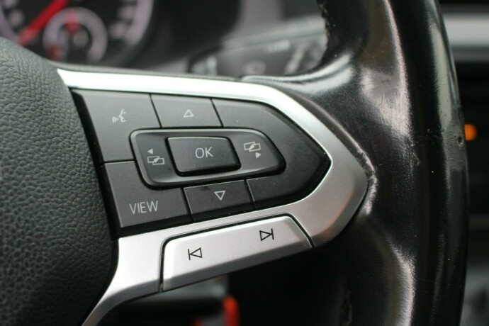 volkswagen-transporter-diesel-2020-big-14