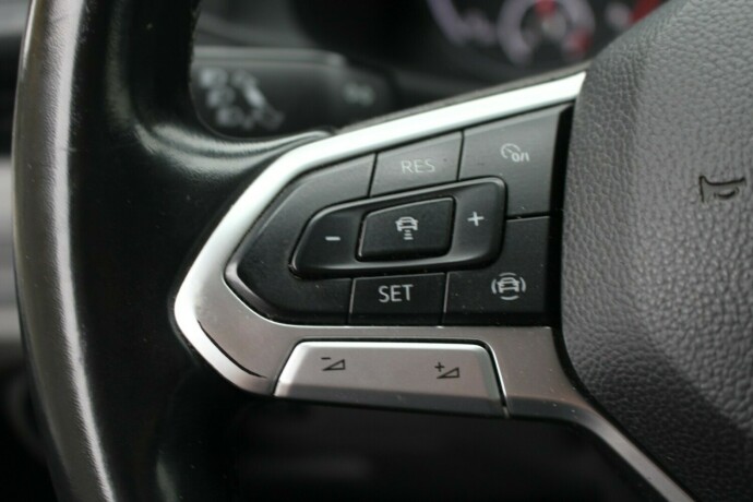 volkswagen-transporter-diesel-2020-big-13