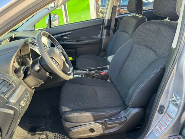 subaru-xv-bensin-2012-big-11