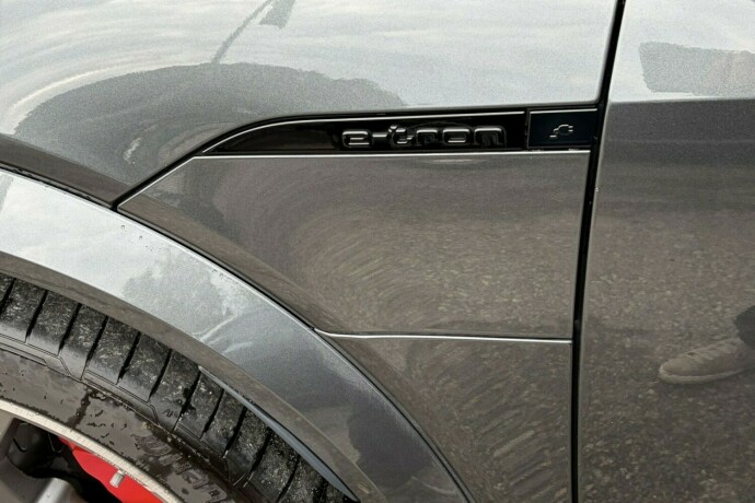 audi-sq8-e-tron-elektrisitet-2024-big-11