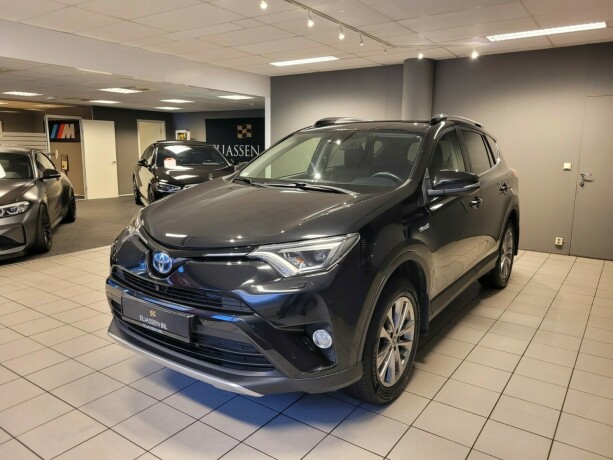 toyota-rav4-elektrisitetbensin-2016-big-7