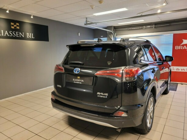 toyota-rav4-elektrisitetbensin-2016-big-4