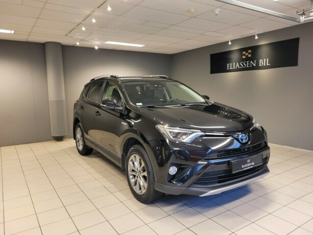 toyota-rav4-elektrisitetbensin-2016-big-9
