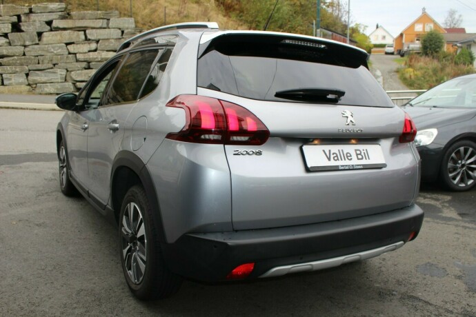 peugeot-2008-bensin-2018-big-2